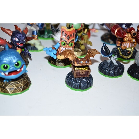 Skylanders Spyro's Adventure Figures Items Huge Lot - Picture 13 of 16